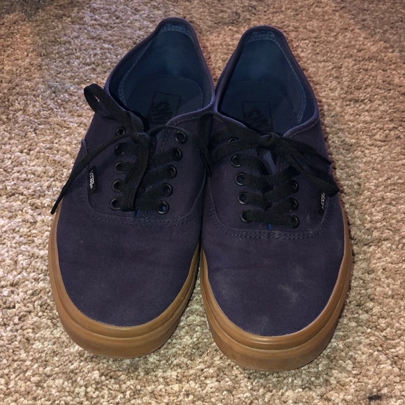 navy blue vans with gum sole